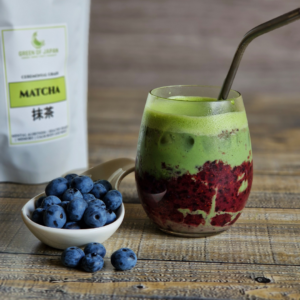 Šilauogių Matcha latte